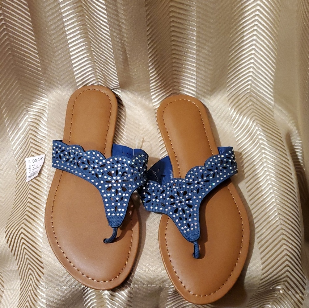 Thong sandals